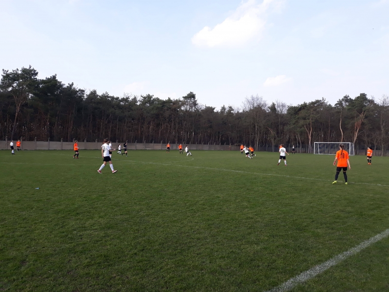 Juniorki młodsze Medyka wygrywają 3:1 z Akademią Piłkarską LG!